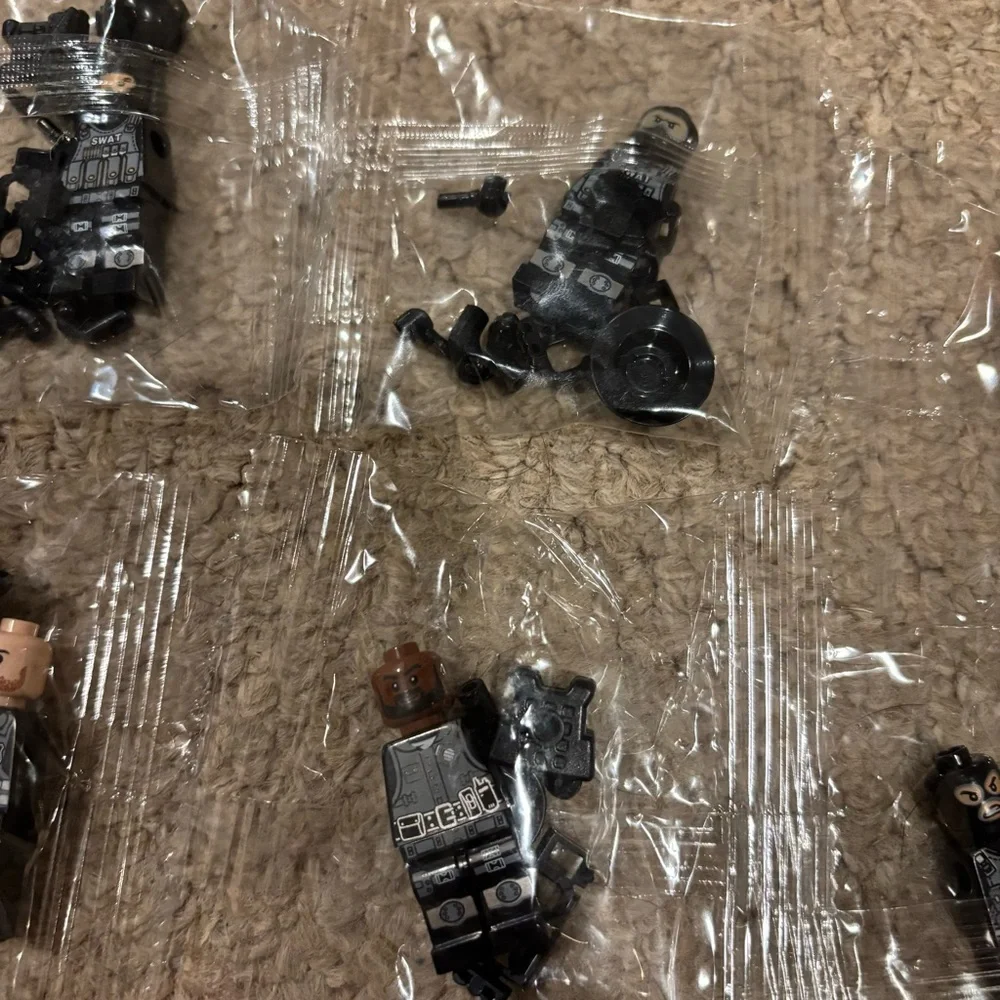 Lot of 6 Brand new Lego Swat Police‎ Mini Figures